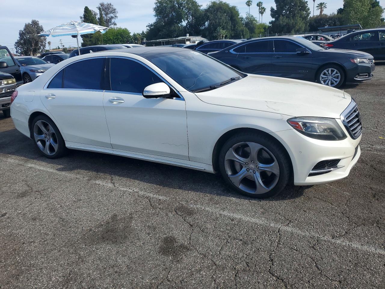 Mercedes-Benz S-Class 550
