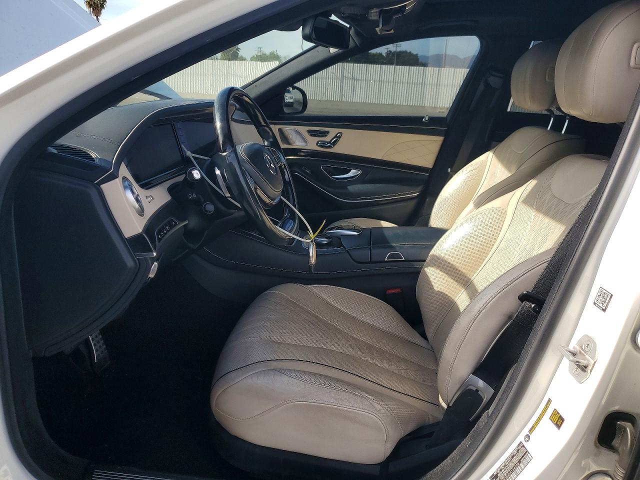 Mercedes-Benz S-Class 550
