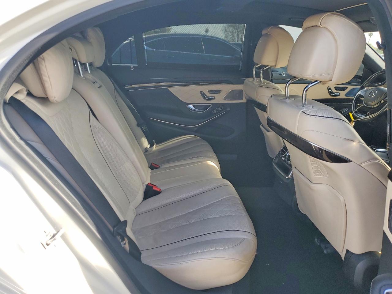 Mercedes-Benz S-Class 550
