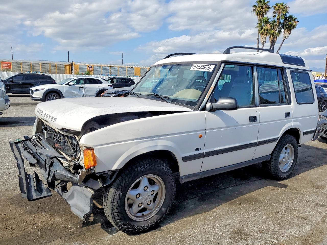 Salvage Land Rover Discovery Image