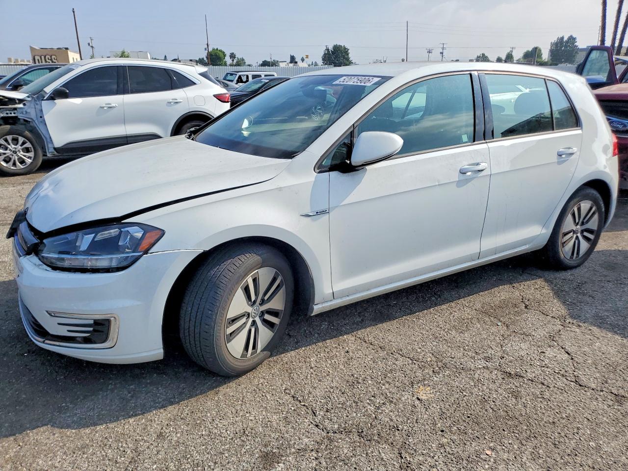Salvage Volkswagen Golf Image