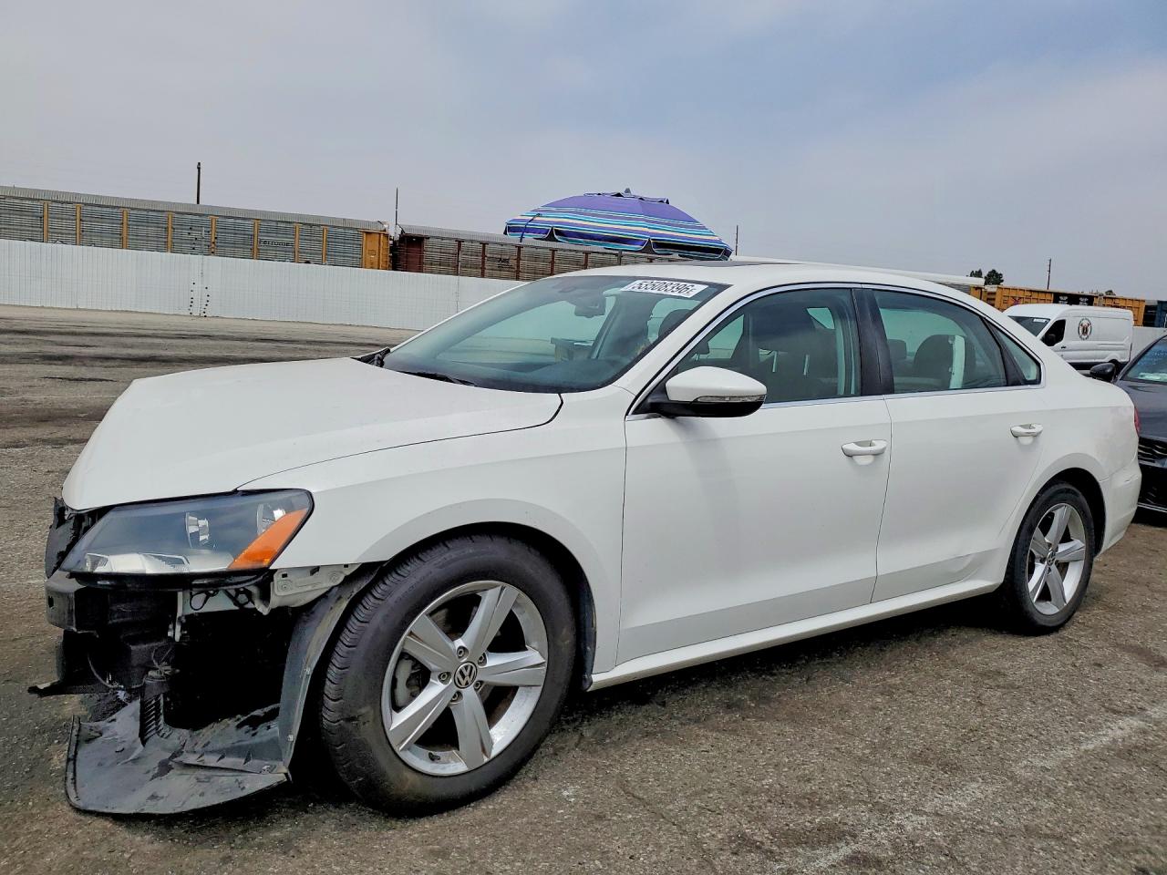 Salvage Volkswagen Passat Image