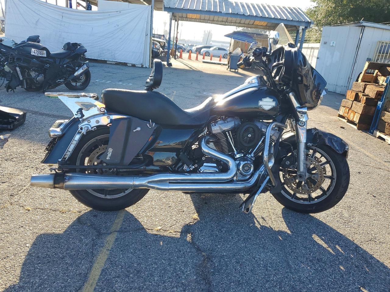 Salvage Harley-Davidson Fl Image