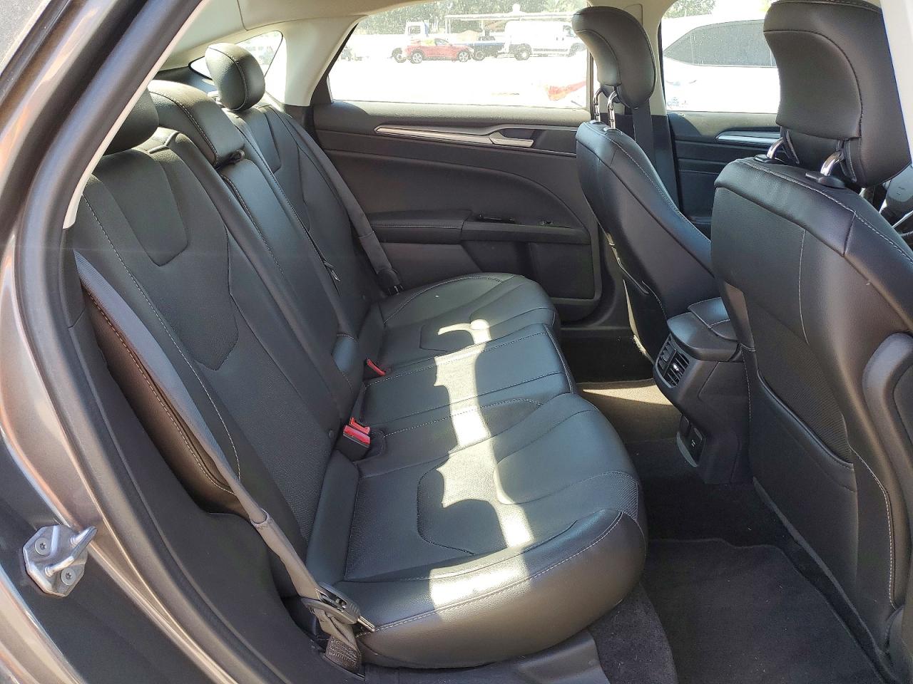 Ford Fusion Titanium Hev