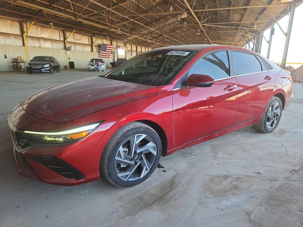 Salvage Hyundai ELANTRA Image