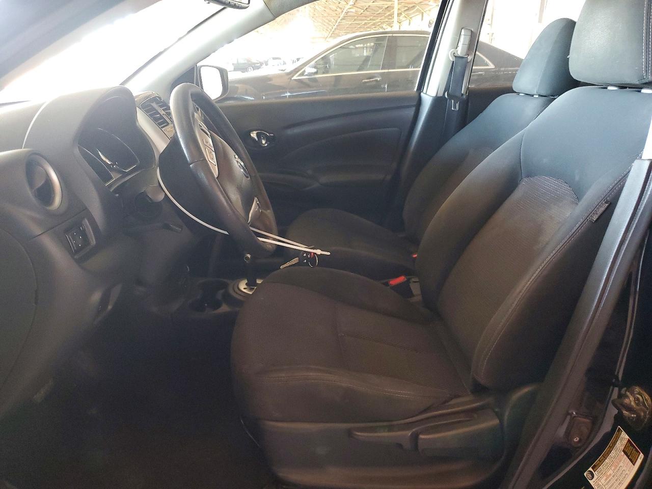 Nissan Versa 1.6 S