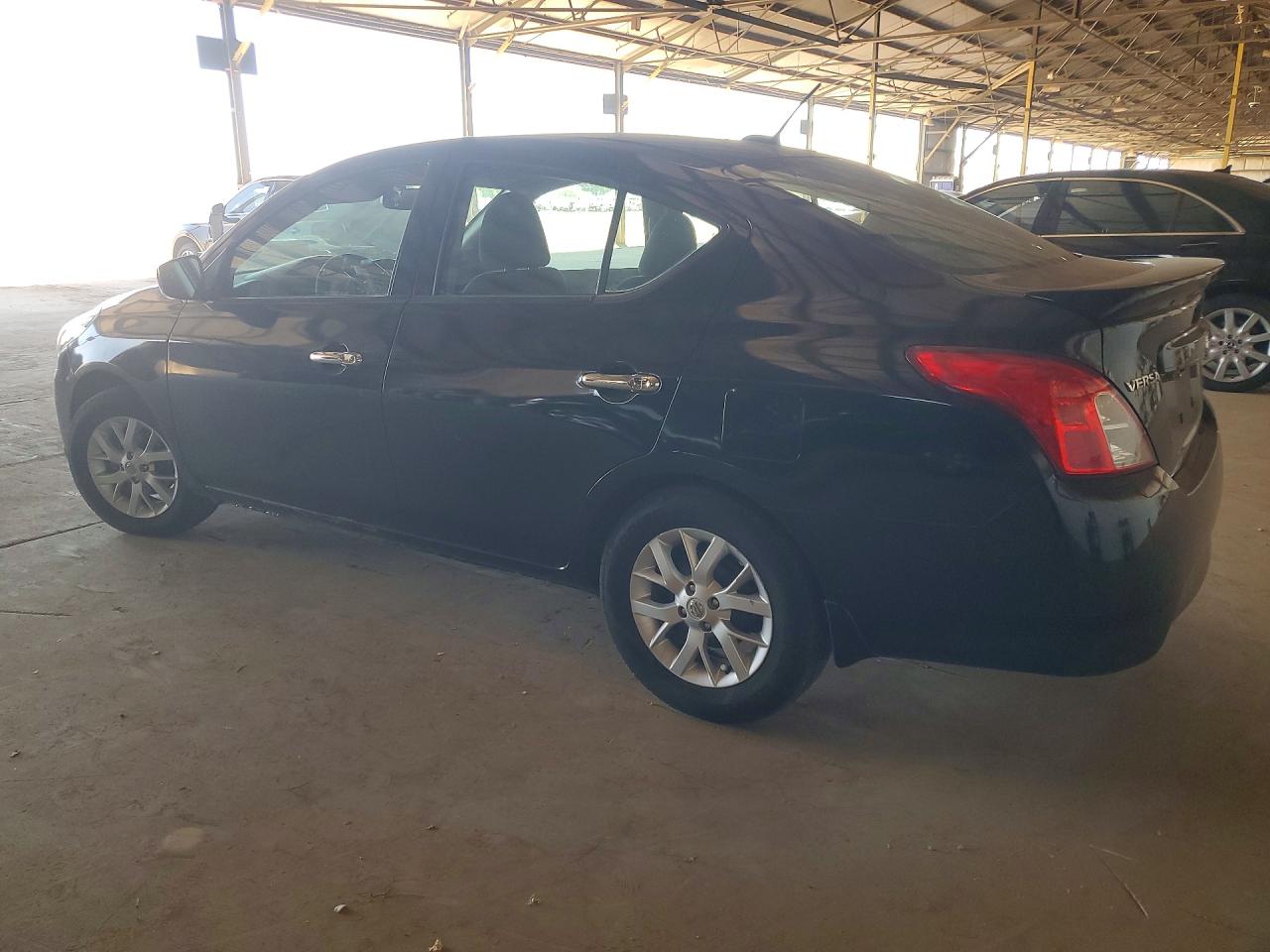Nissan Versa 1.6 S