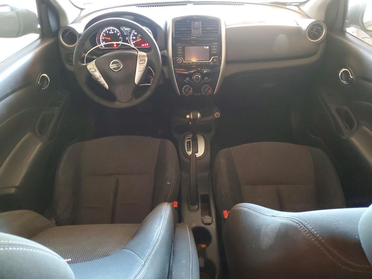 Nissan Versa 1.6 S