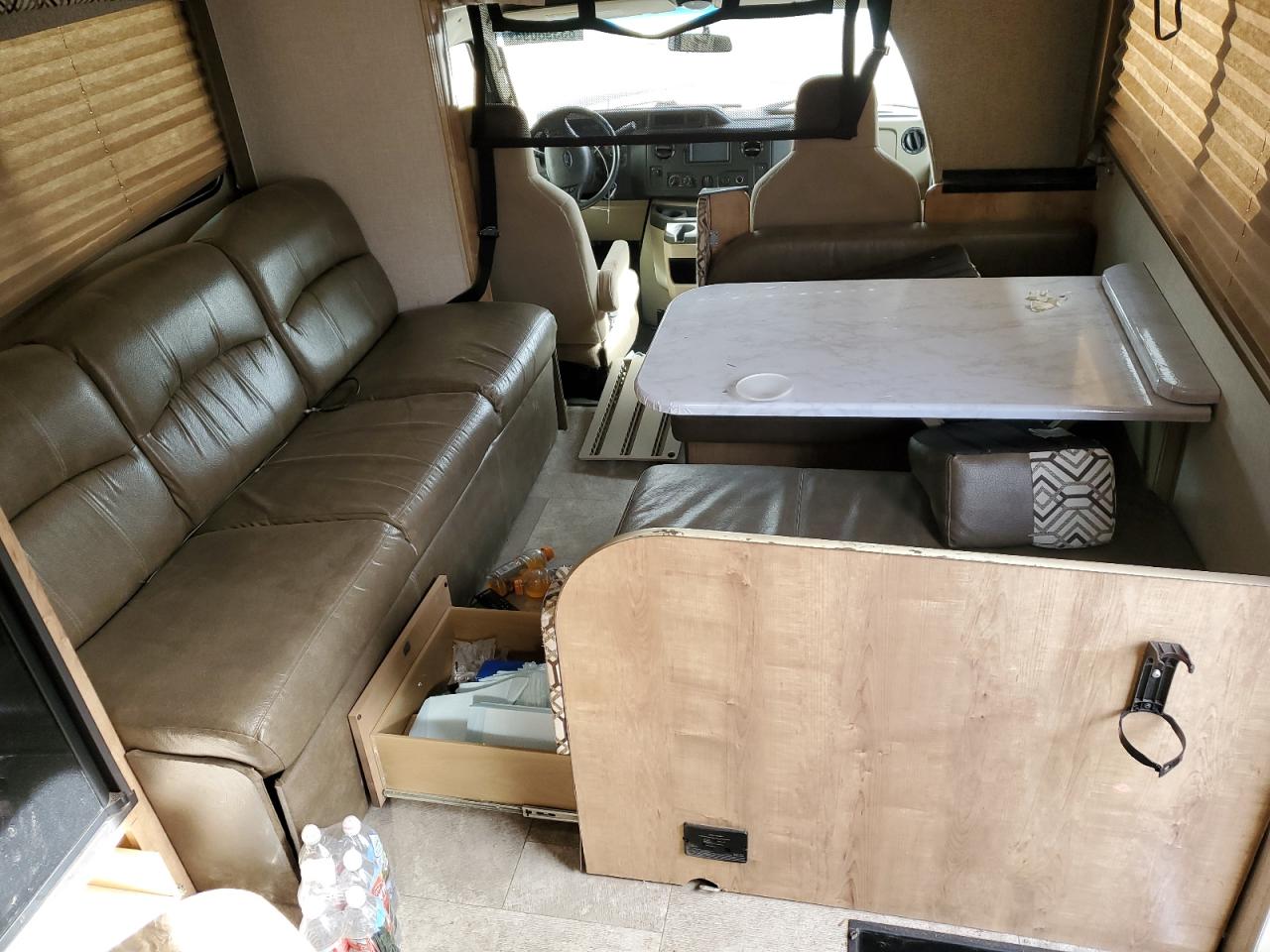 Ford Econoline E450 Super Duty Cutaway Van