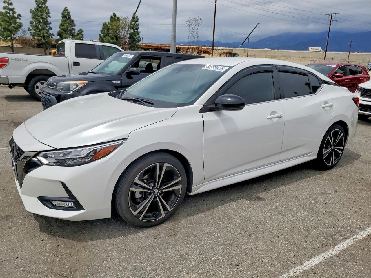 Salvage Nissan Sentra Image