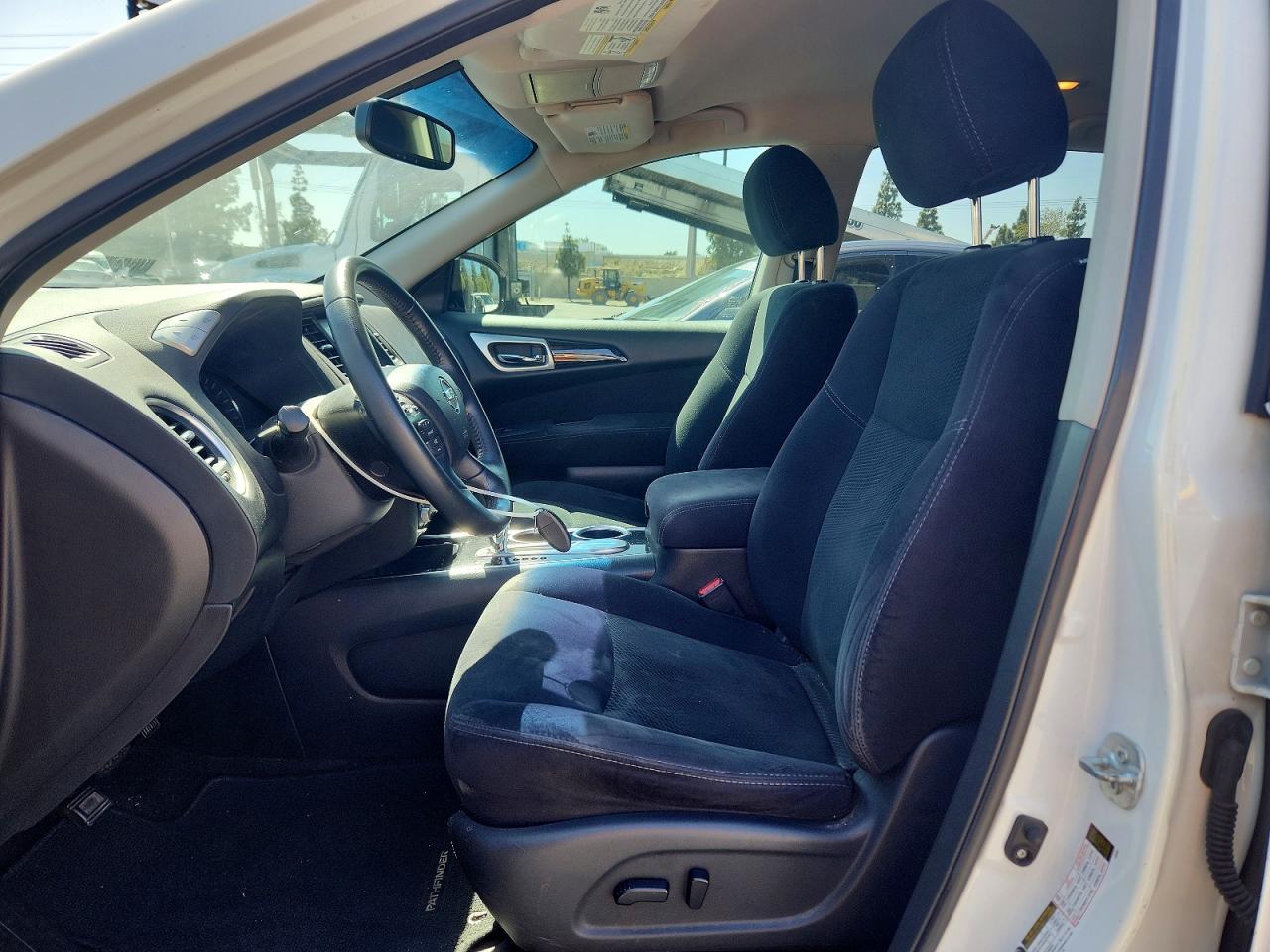 Nissan Pathfinder Sv