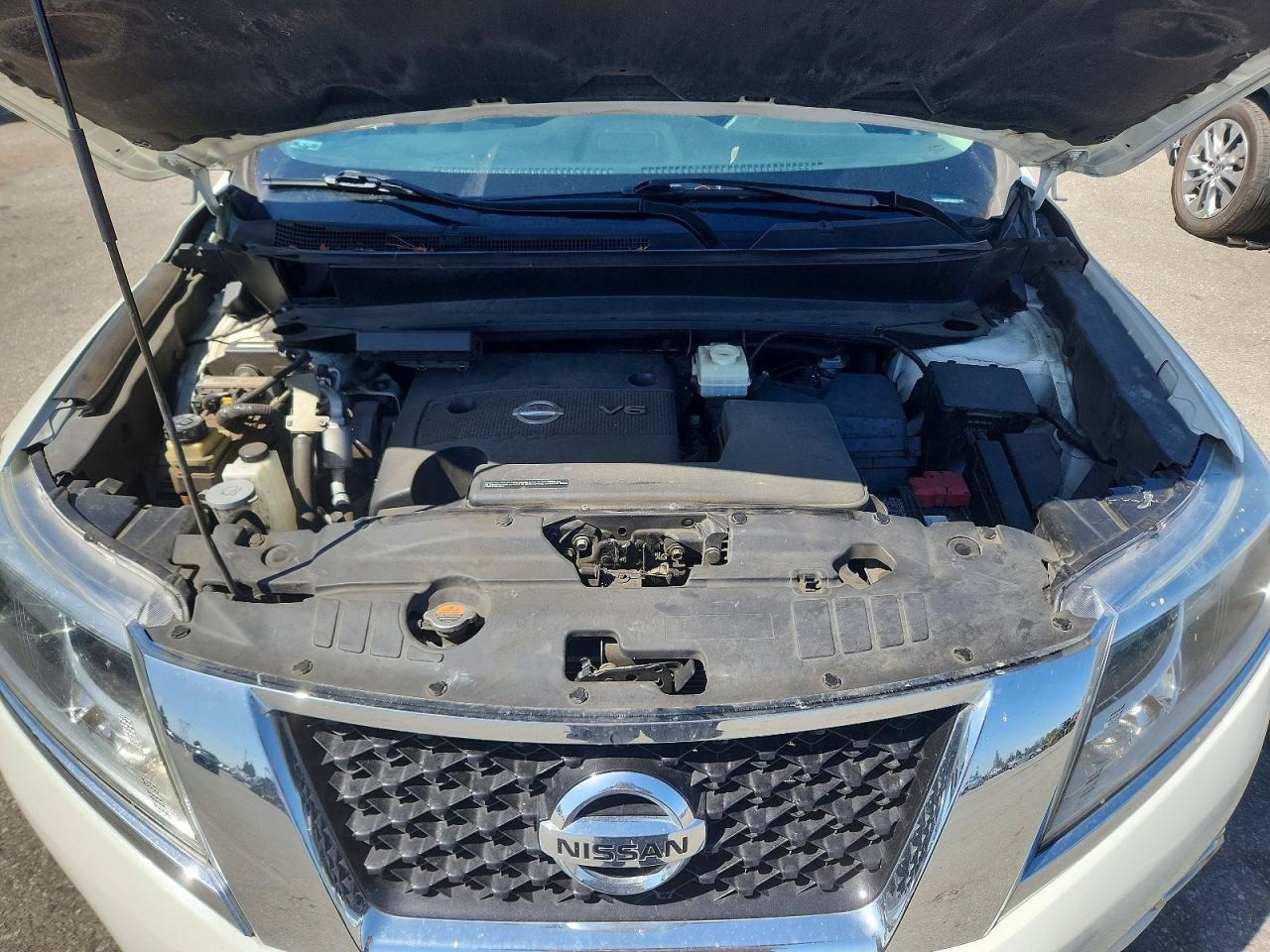 Nissan Pathfinder Sv