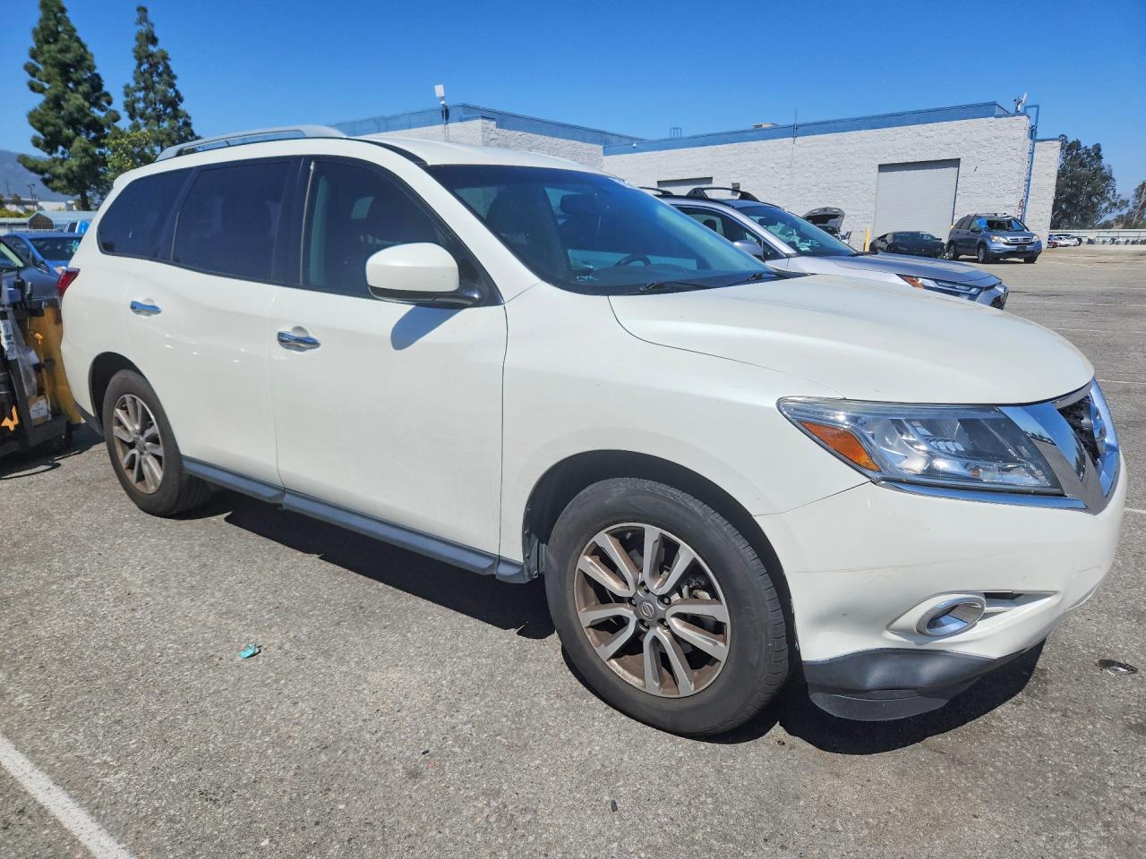Nissan Pathfinder Sv