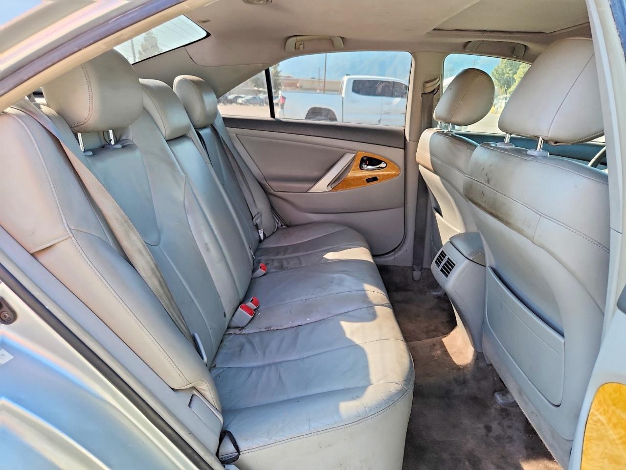 Toyota Camry Xle V6