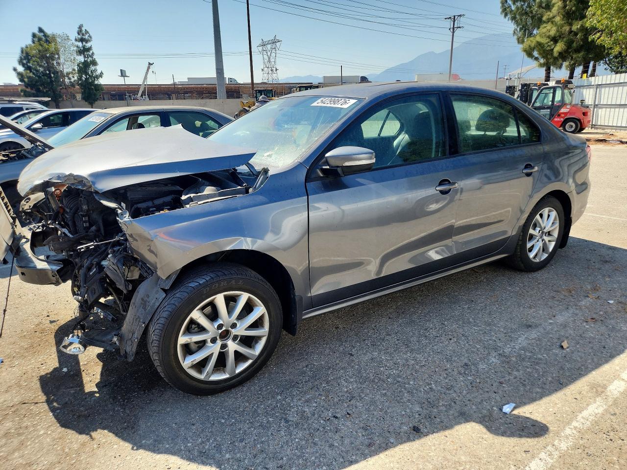 Salvage Volkswagen Jetta Image