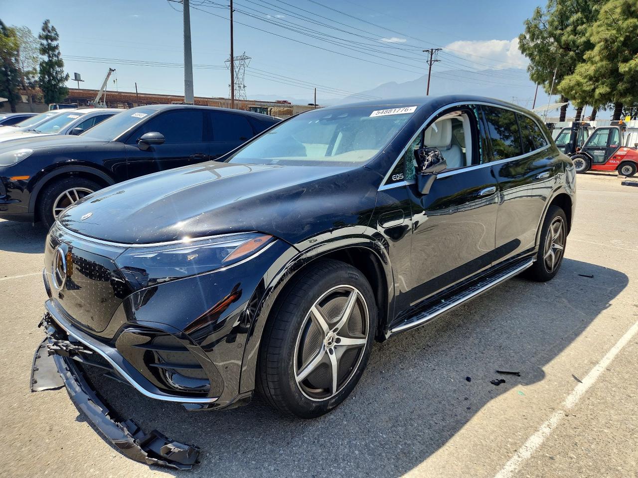 Salvage Mercedes-Benz EQS Image