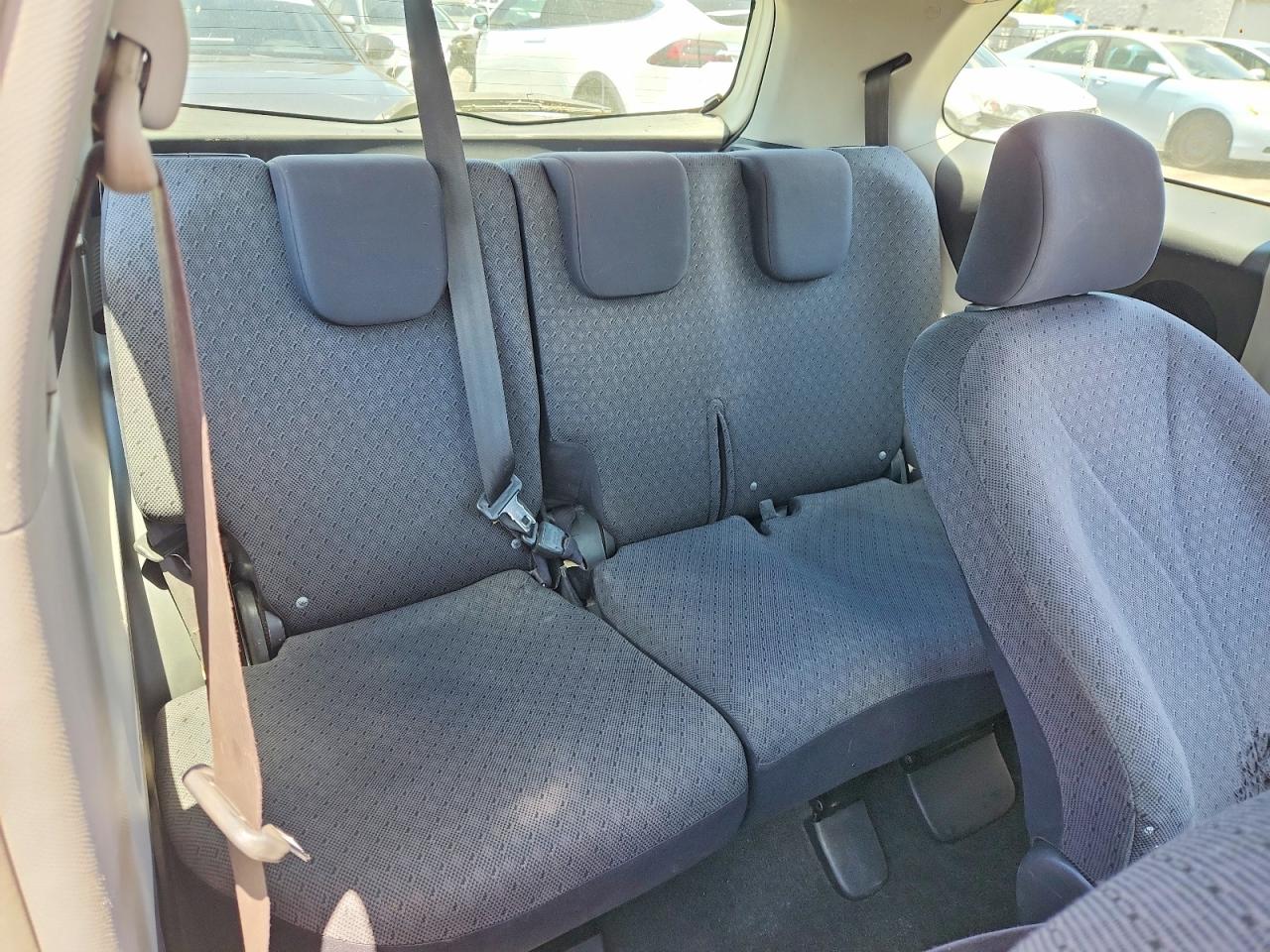 Toyota Yaris Base