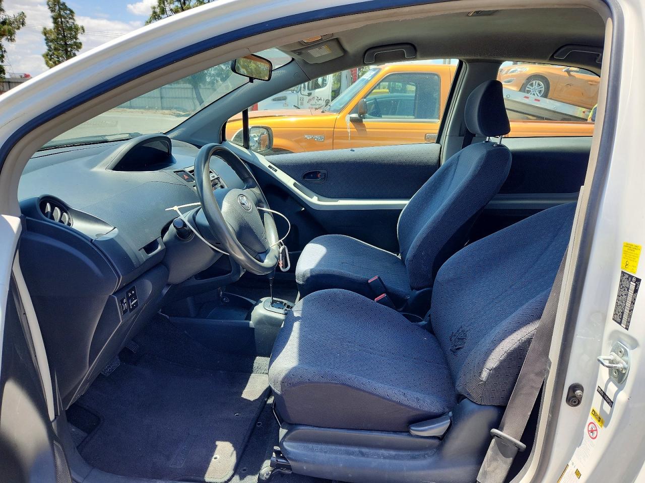 Toyota Yaris Base