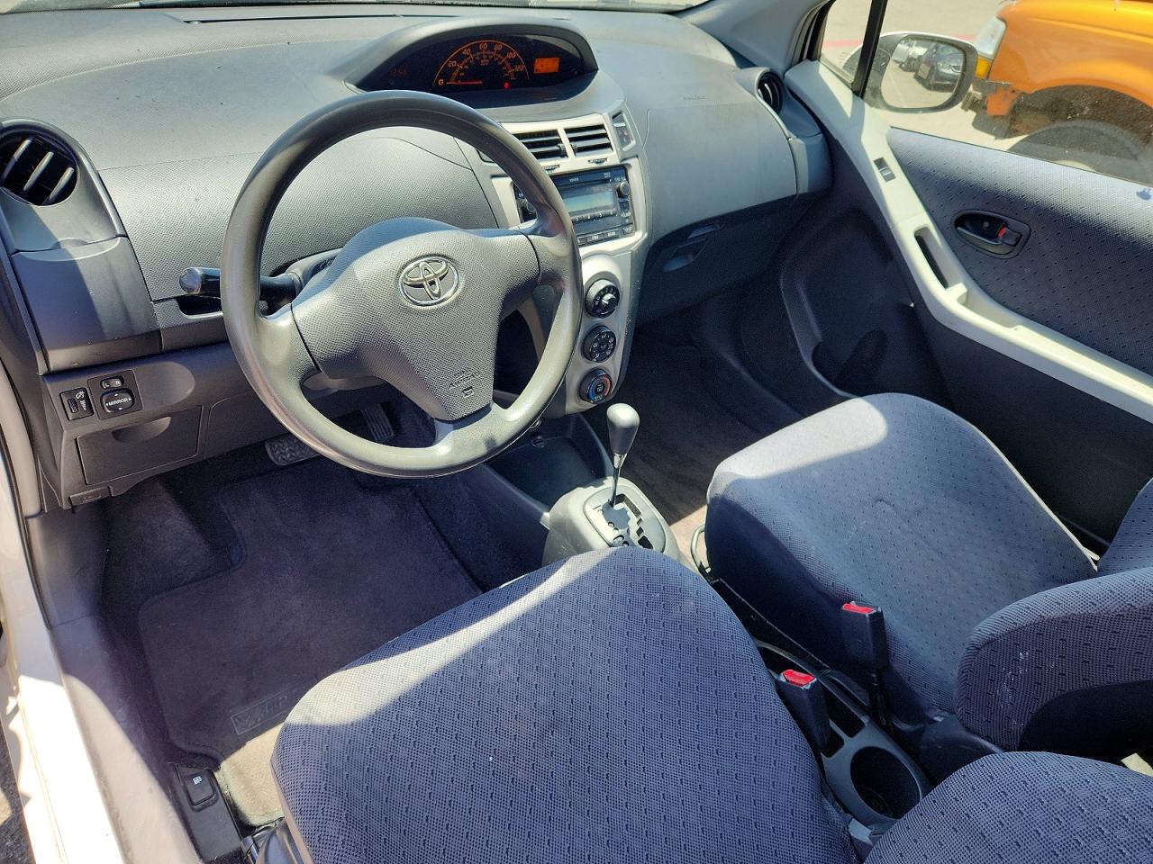 Toyota Yaris Base