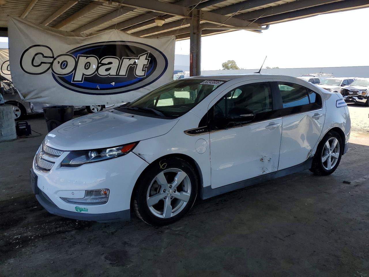Salvage Chevrolet Volt Image