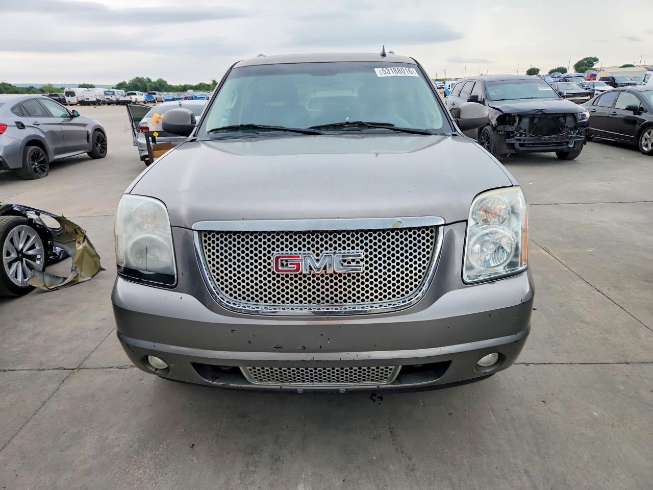 GMC Yukon Denali