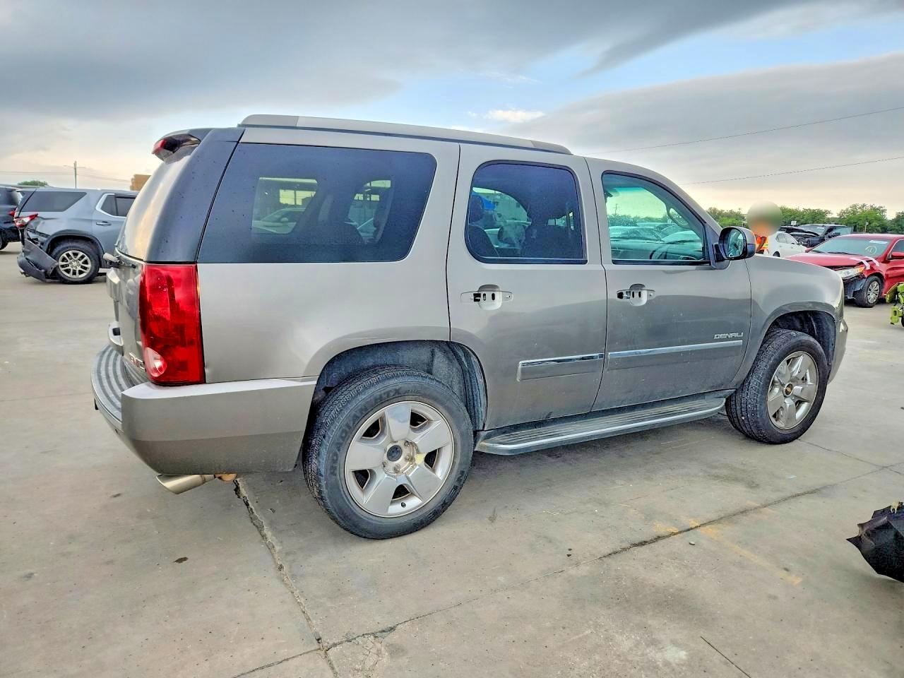 GMC Yukon Denali