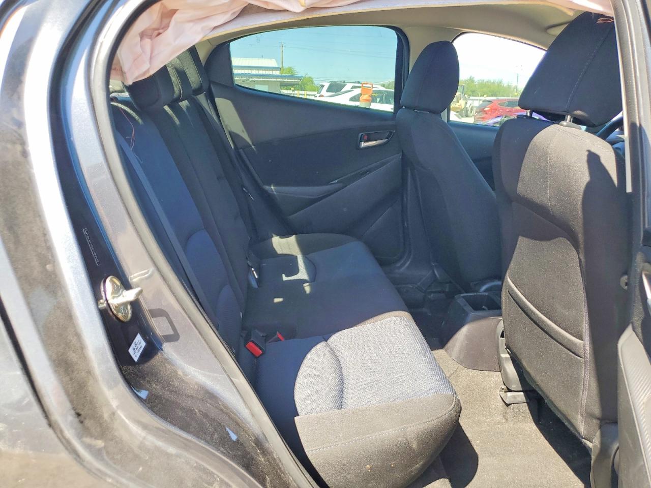 Toyota Yaris Base
