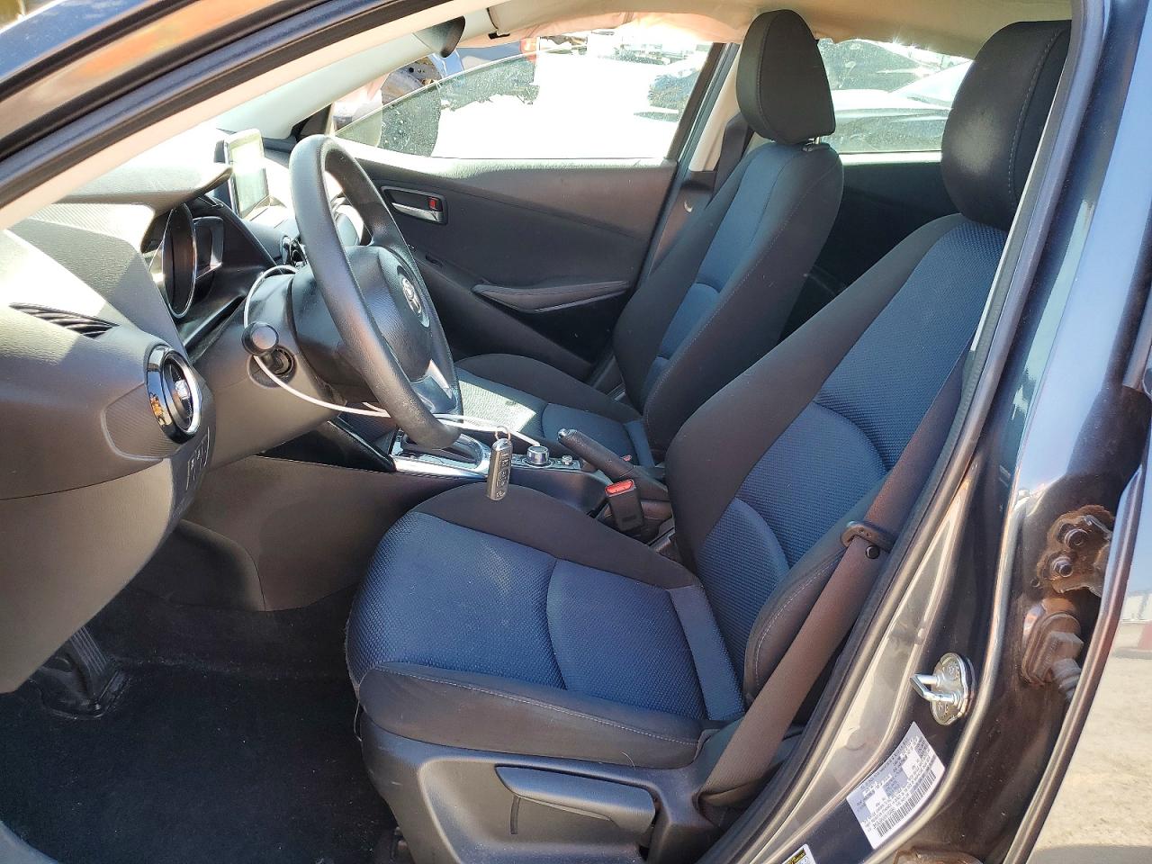 Toyota Yaris Base