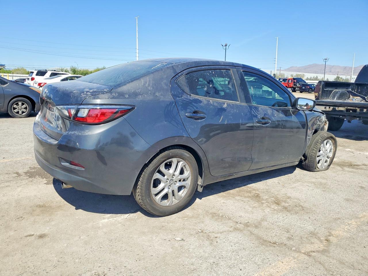 Toyota Yaris Base