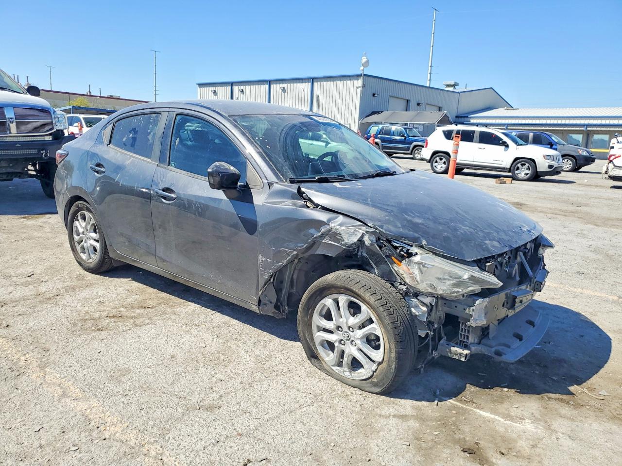 Toyota Yaris Base