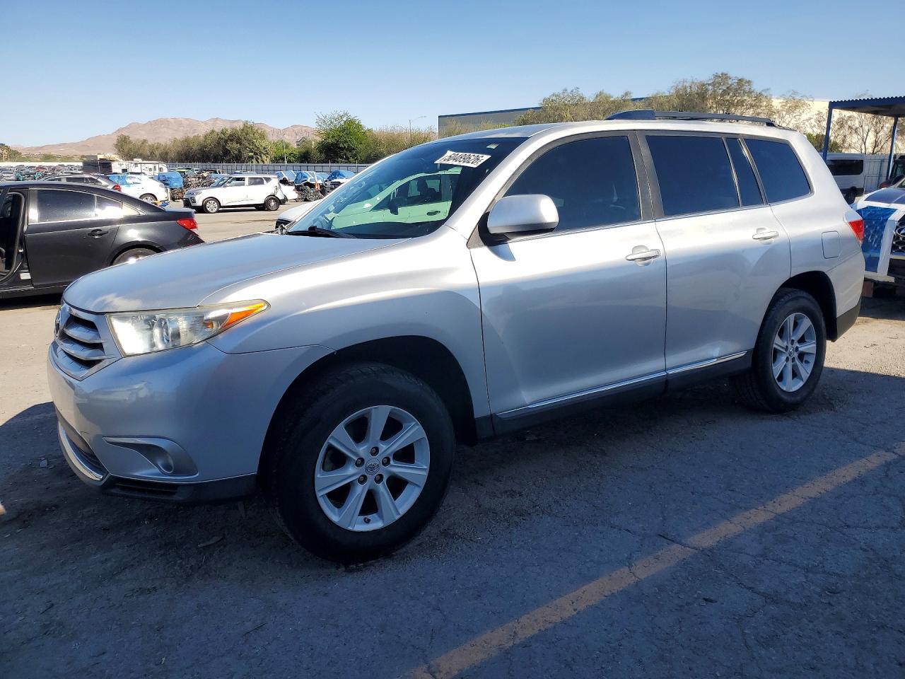 Salvage Toyota Highlander Image
