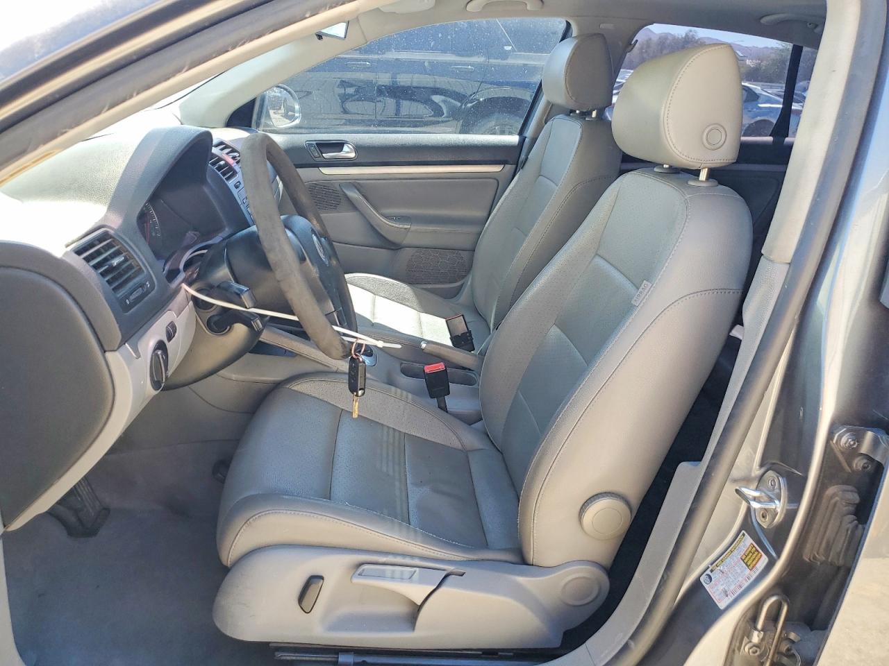 Volkswagen Jetta 2.5 Option Package 1