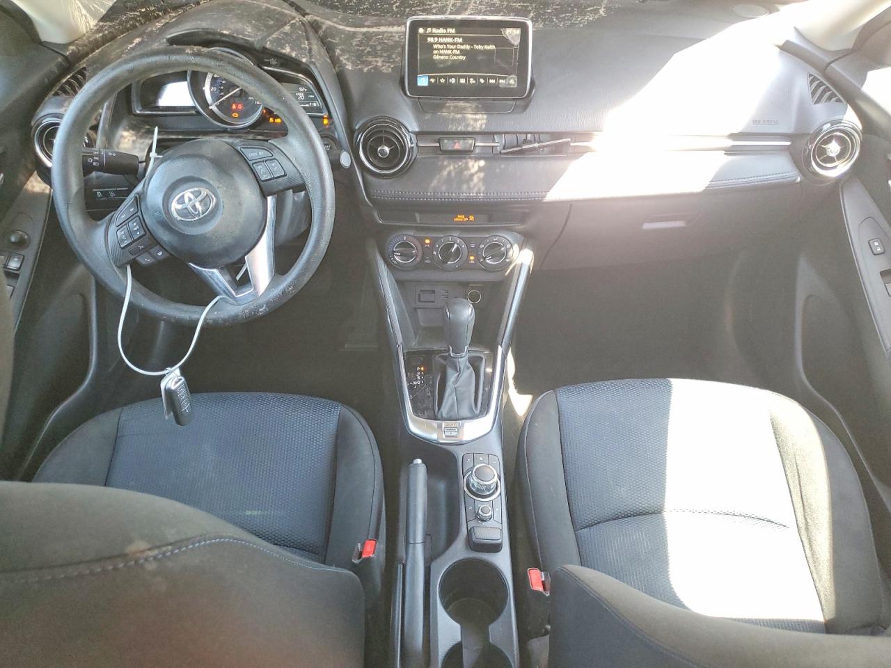 Toyota Yaris Base