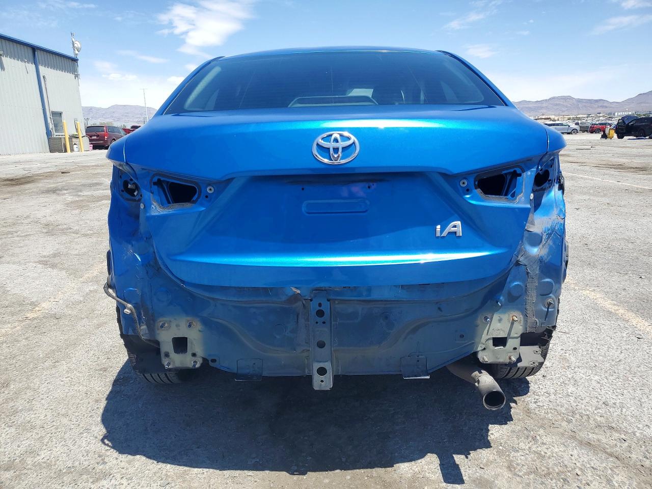 Toyota Yaris Base
