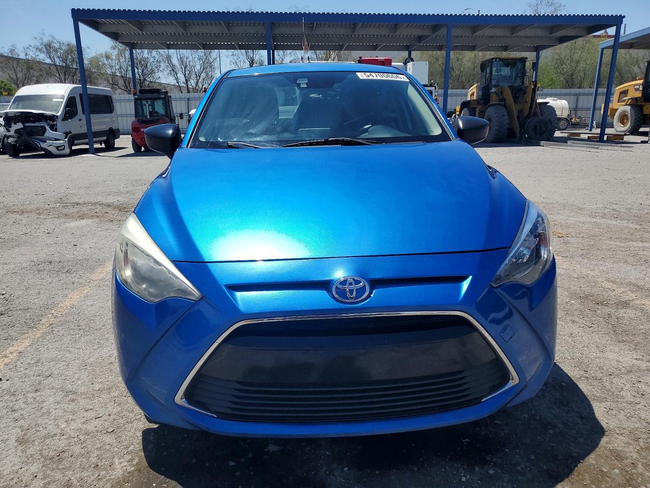 Toyota Yaris Base