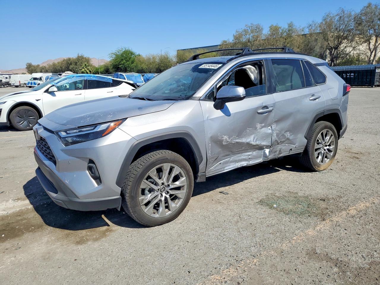 Salvage Toyota RAV4 Image