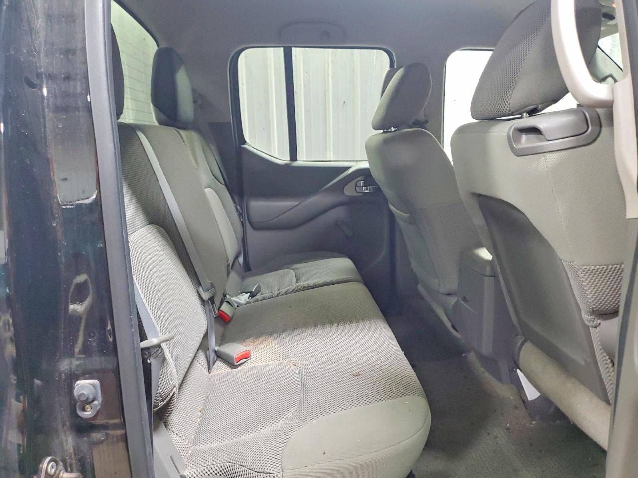 Nissan Frontier S