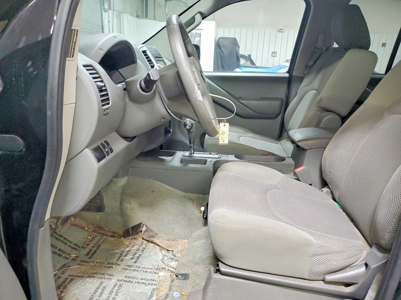 Nissan Frontier S