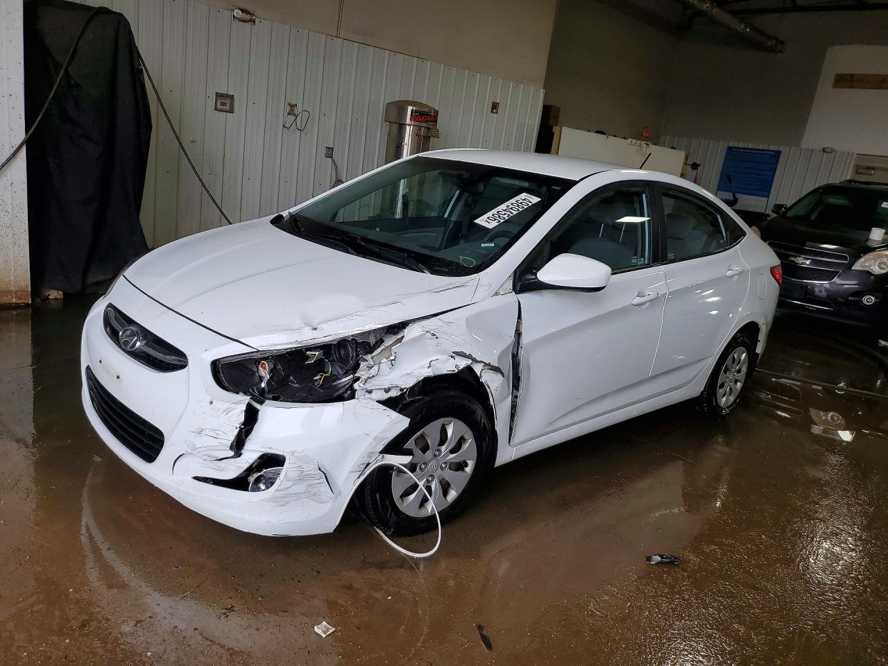 Salvage Hyundai ACCENT Image