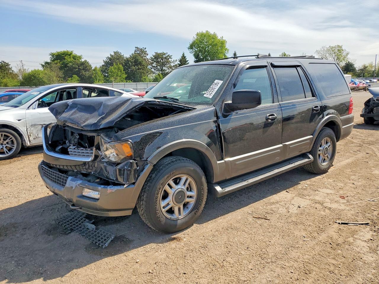 Salvage Ford Expedition Image