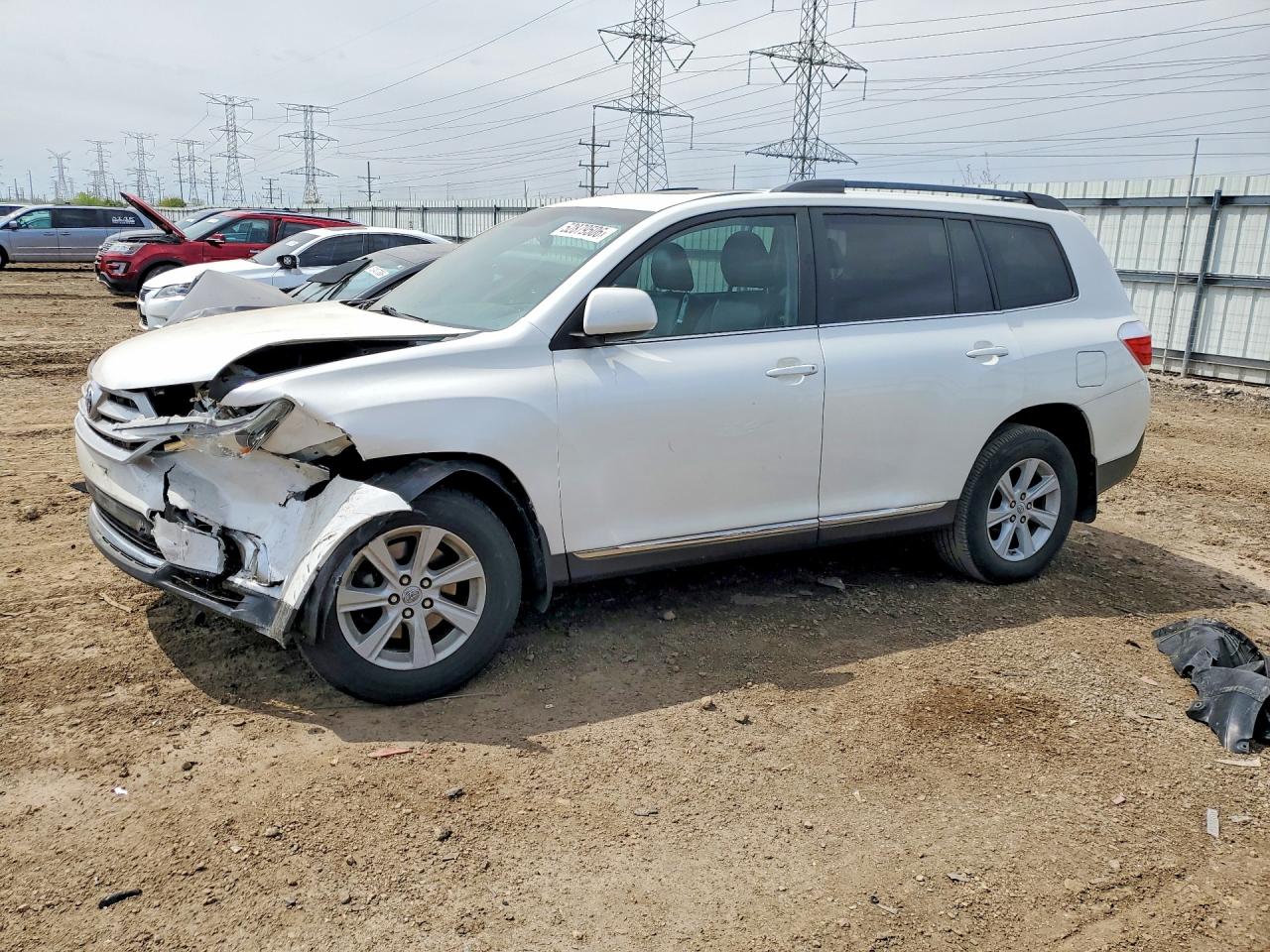 Salvage Toyota Highlander Image