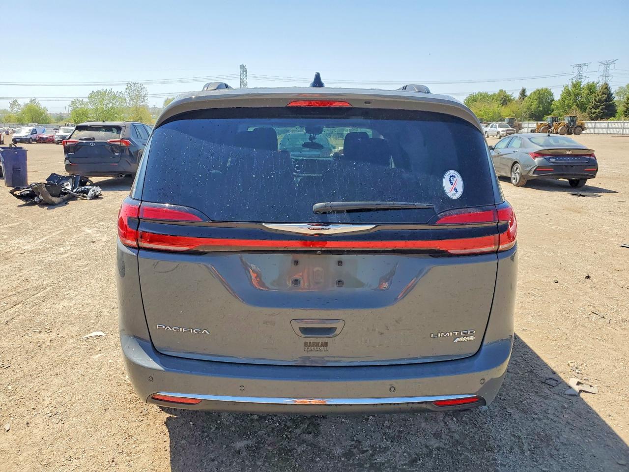 Chrysler Pacifica Limited