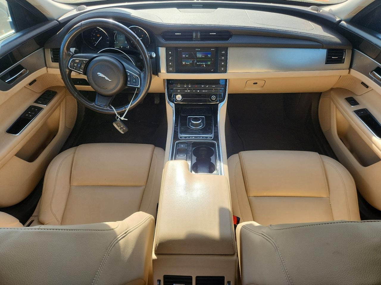Jaguar XF Premium