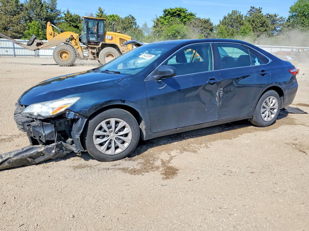 Salvage Toyota Camry Image