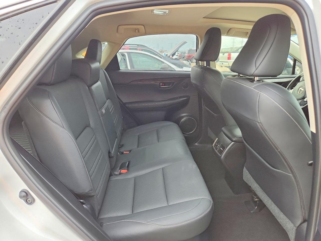 Lexus NX Base