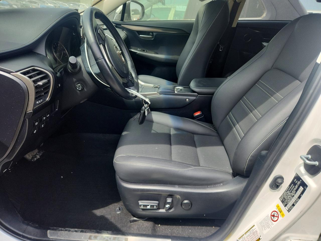 Lexus NX Base