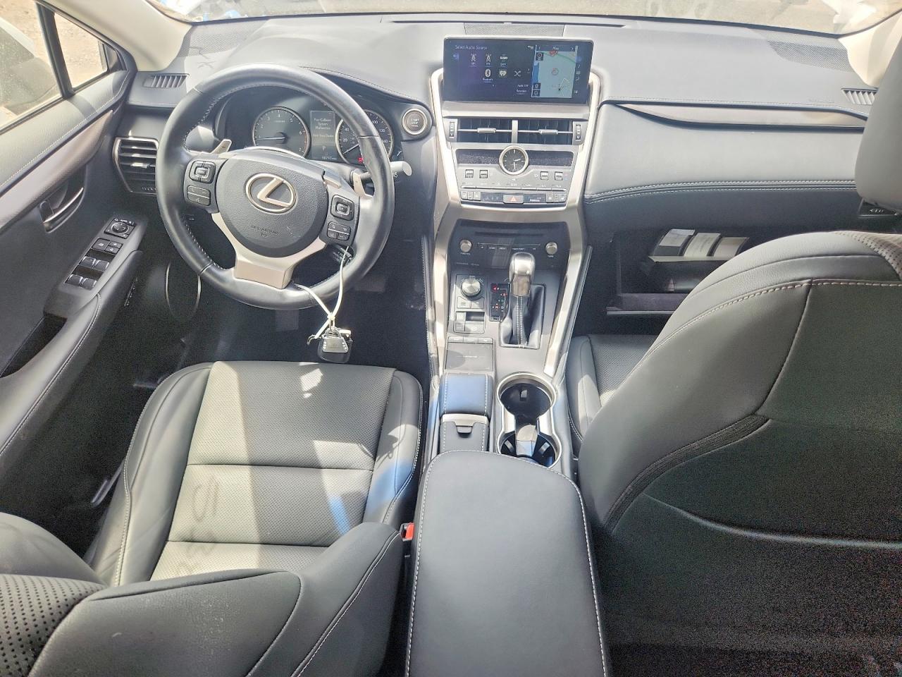 Lexus NX Base