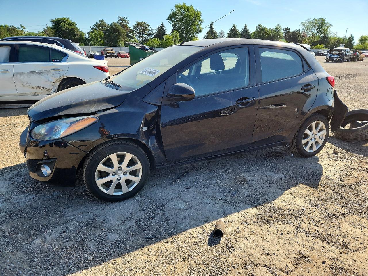 Salvage Mazda 2 Image
