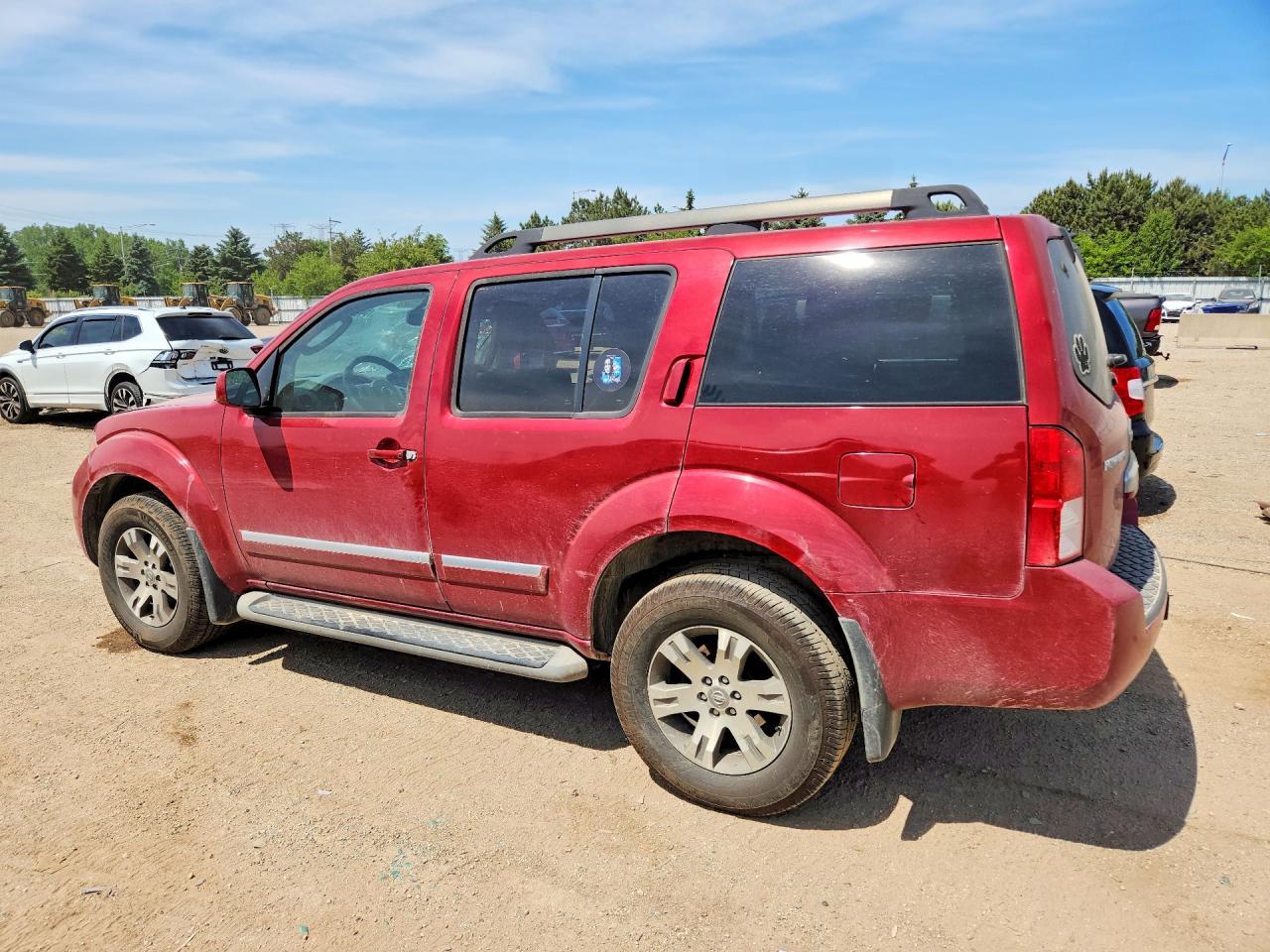 Nissan Pathfinder S