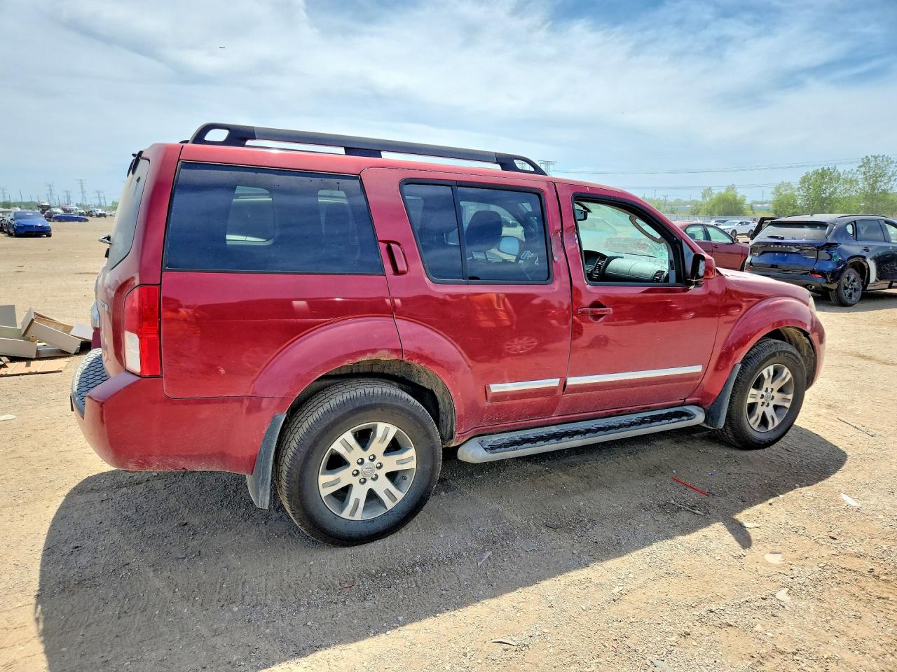 Nissan Pathfinder S